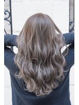 ティンク 港南台 (Tink)&nbsp;透明感シルバーカラー