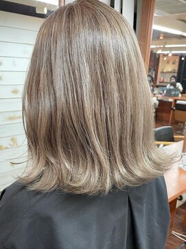 ハーツ(Heart's) 白髪ぼかしバレイヤージュ　ミディアム【髪質改善/脱白髪染め】