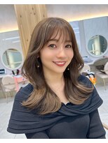 アフロートリノ(AFLOAT Leino)&nbsp;夏先取りベージュ　大人かわいいくびれヘア　レイヤーカット