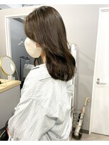 カミエ(kamie)&nbsp;＊オリーブグレージュ 透明感 セミロング 顔周りカット 神戸