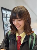 トレス(TRESS)&nbsp;外ハネレイヤー　ミディアムレイヤー　ウルフミディアム