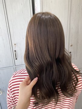 シュシュバイジャガラ 千葉駅北口店(chou chou byJAGARA) 艶々オリーブベージュ［chouchou千葉・千葉駅］