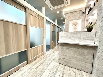 CLAVIA.ECLART梅田店 【クラヴィア.エクラート】