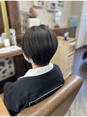 ショートスタイルで女性らしさも◎
