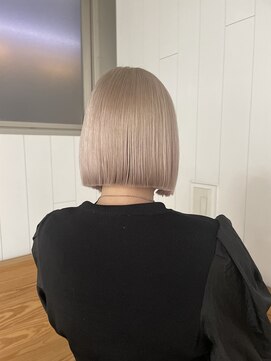 エルム 原宿 表参道(yelm) ブリーチ2回で出来るホワイトベージュ