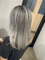 リグ 横浜(Lig.)&nbsp;エアタッチバレイヤージュホワイトシルバーブリーチダブルカラー