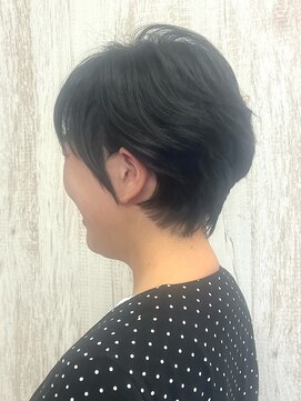 ナチュラ(Natur) 大人のふんわり感。ひし形シルエットで作る、上品なショートボブ