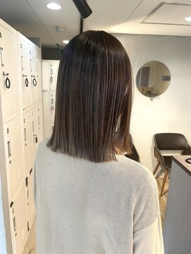 テト(teto) 大人女性の艶ミディアム上品ストレート