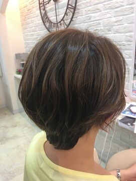 ジルバイジアン(JILL by GIEN) 前下がりショートボブ