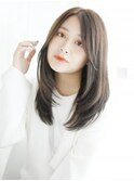 ナチュラルレイヤーストレートスタイル