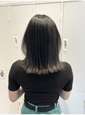 ダークグレー