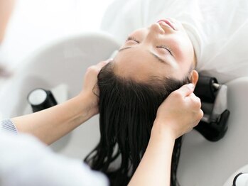ヘアーデザイン キレイ(HAIR DESIGN Kirei)の写真/湿気による痒み、紫外線ダメージが気になるこの季節。ヘッドスパでリフレッシュ＊頭皮や髪のケアも◎
