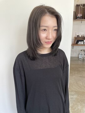 ヘアーアイストゥーレ(HAIR ICI TRE) 顔周りレイヤー オリーブカラー担当渡辺聖