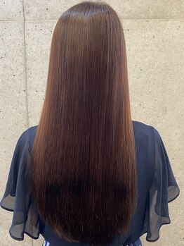 アミークス(amicus)の写真/大人気酸性ストレートは【amicus】におまかせ！ひと工夫ありのアイロン技術で滑らかなストレートが叶う♪