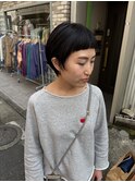 モードなオン眉ショートボブ