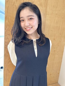 リノア 鵠沼海岸(LINOA) デザインカラー/レイヤーカット/ウェットヘア/オリーブベージュ