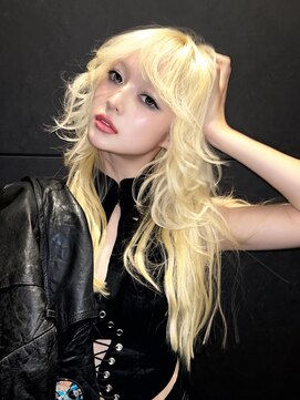 テイ(tei) ホワイトブロンド/ブロンドカラー/レイヤーカット