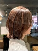ひし形レイヤーミディアムふんわりくびれピンクベージュ40代