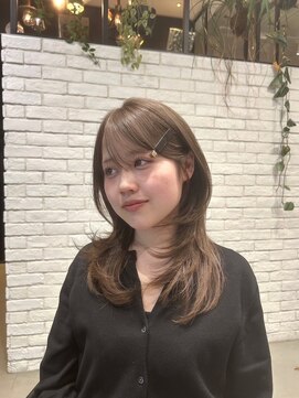ザ シー 海老名(The C) ミディアムレイヤー/透明感シフォンベージュ/艶カラー・MIYU
