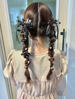 アンニュ(annuy)&nbsp;ヘアセット 編みおろし 三つ編みヘア 20代 お呼ばれヘア 結婚式