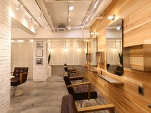 オーブ ヘアー メェル 船橋店(AUBE HAIR mer)の雰囲気（開放感のある明るい店内で、くつろぎの時間をお過ごしください。）