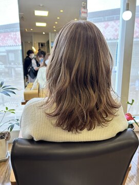 アンド アノン(and anon) 透明感ベージュカラー