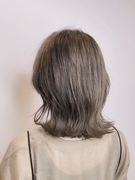 リソル(risol) 【risol 弘明寺】くびれ外ハネボブ×アッシュベージュ