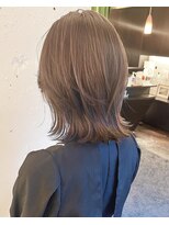 小顔イメチェン、ブルーグレージュカラーくびれレイヤーボブ
