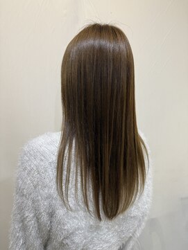ヘアメイクアン(Hair Make Une) 透け感カラー　ナチュラルカラー　オリーブベージュ