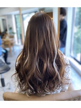 フツーロ 栄(FUTURO) プルエクステ