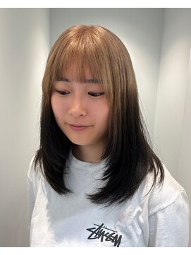 ノラ ウメダ(NORA UMEDA) ルーツカラーミルクティーベージュデザインカラー顔周りレイヤー