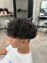 イーラ(era)&nbsp;スペインカールパーマ/メンズ/刈り上げ/眉毛/ツイスト