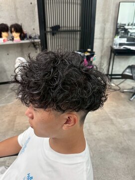 イーラ(era) スペインカールパーマ/メンズ/刈り上げ/眉毛/ツイスト