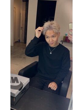 キング 心斎橋店(K!ng) ハイライトカラーミルクティーベージュレイヤーカット