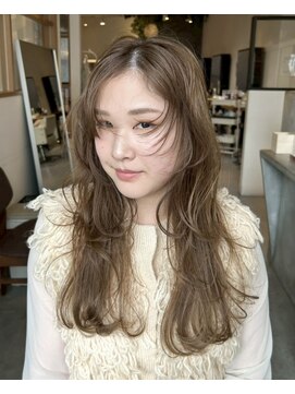 マッシュ グランバーズ 布施(MASHU GRANDVASE) 【東大阪布施】柔らか透明感カーキベージュ