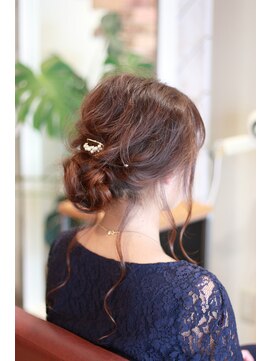 ラ・メール(La Mer) おくれ毛アレンジ