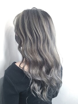 モーション 新宿(motion) スモークグレーバレイヤージュ