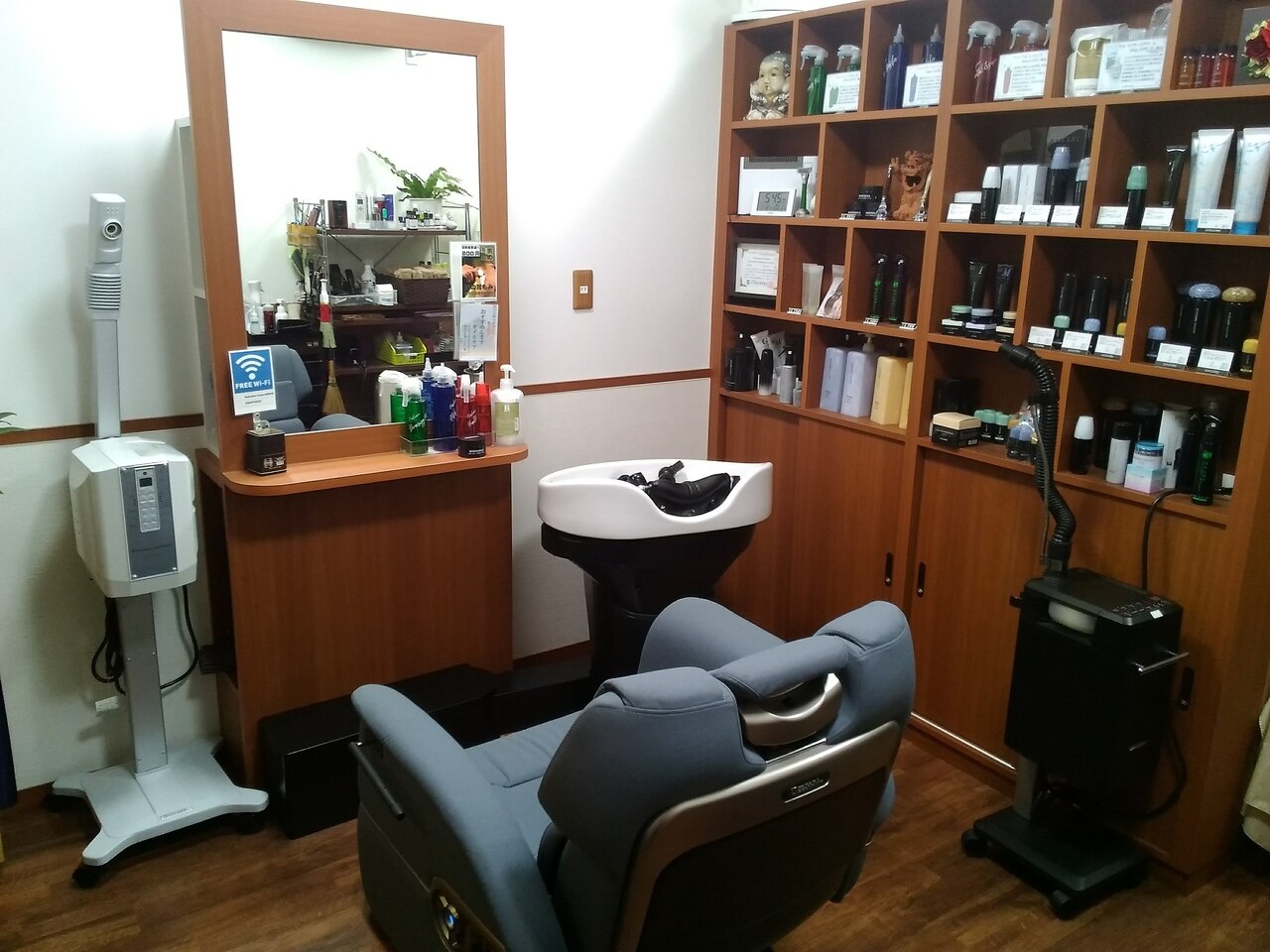 鏡 ヘアサロン バーバー ミスターマウントロックバーバーショップ(MR.MT.ROCK BARBER