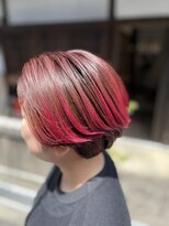 スコレー(schole.)&nbsp;毛先にアクセントカラーのあるショートスタイル