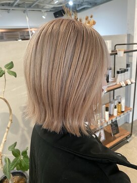 シー.(SHE.) bob×white beige