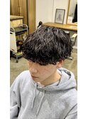 波巻きクリームパーマ／刈り上げマッシュ