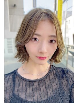 リークフー(Ree cu fuu) 外ハネボブ　レイヤーボブ　韓国風　シアグレージュ　藤沢