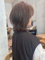 Say.ミディアムボブホワイトグレージュミニウルフお団子ヘア