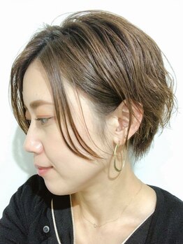 ワールド美容室の写真/月１のメンテナンスでも通いやすい！お財布に優しい価格設定が魅力のサロン♪/カット￥3300
