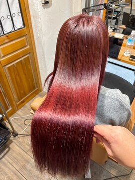 ブローテ(brote) 艶が際立つ大人のレッドカラー