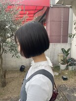 ロゴライフアットガーデン(logo life at garden) 首元がすっきり見える コンパクトな王道ミニボブ