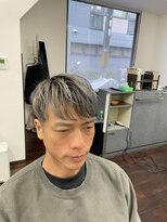 アイカワ 京都今出川&nbsp;ツーブロック/ハイライト/メッシュ/白髪ぼかし/グレーパール/