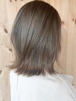 サンディーズ(Sandees)&nbsp;▼外ハネレイヤーグレージュカラー