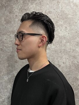 キタセンジュバーバー バイ ティーズ(KITASENJU BARBER by T's) バリカンフェードカット