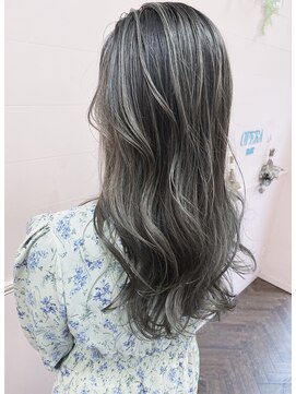 イルウィ(irwi) 【デザインカラー】こなれ感　グレージュハイラートカラー